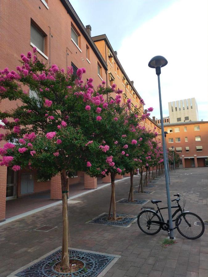 Travel Fiera Apartment Bologna Bagian luar foto