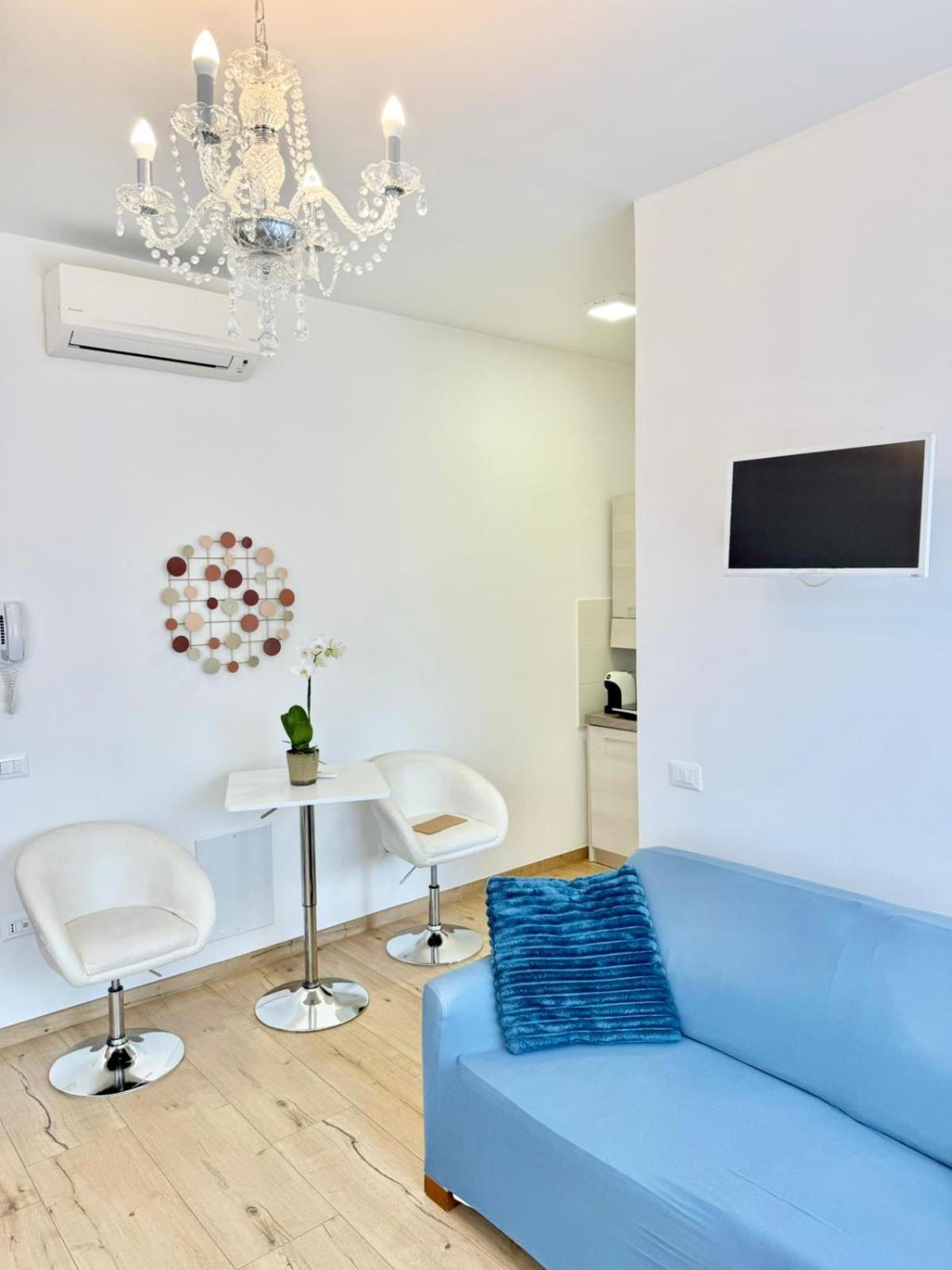 Travel Fiera Apartment Bologna Bagian luar foto