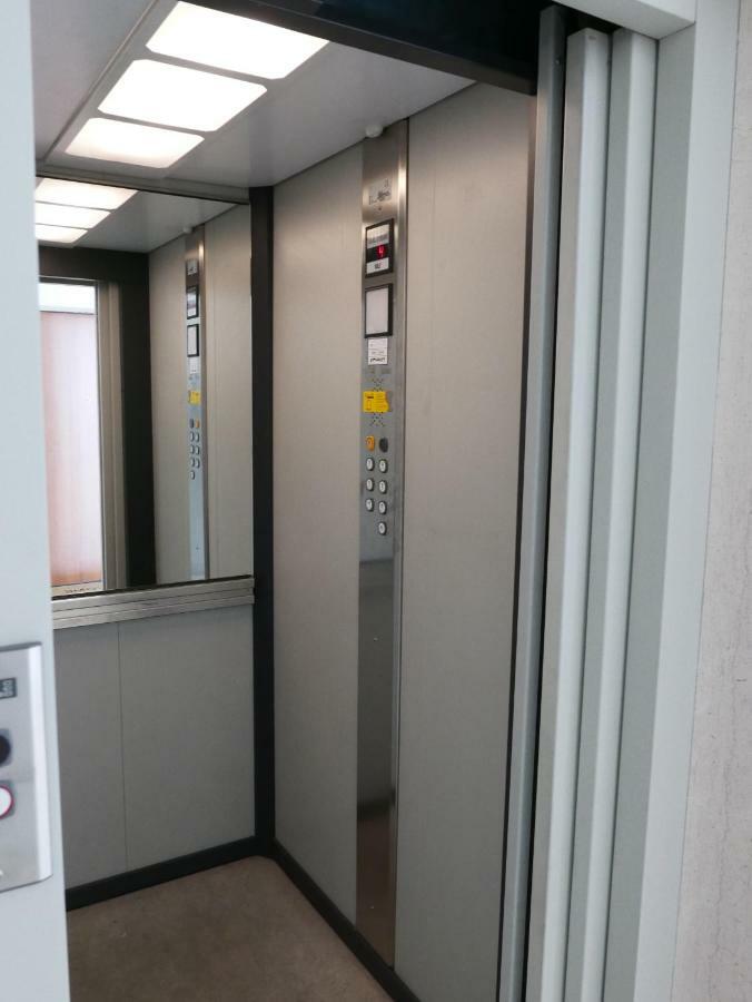 Travel Fiera Apartment Bologna Bagian luar foto