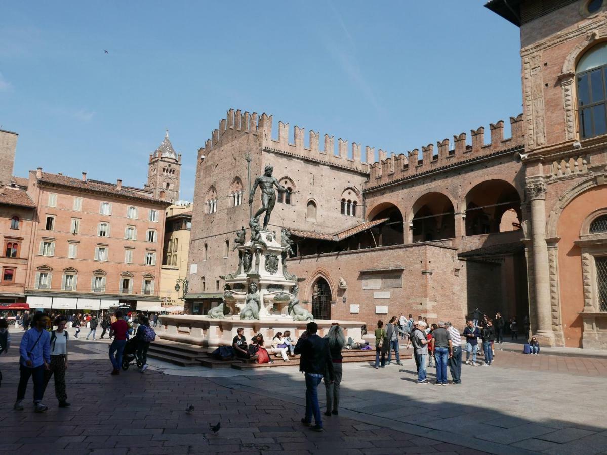 Travel Fiera Apartment Bologna Bagian luar foto