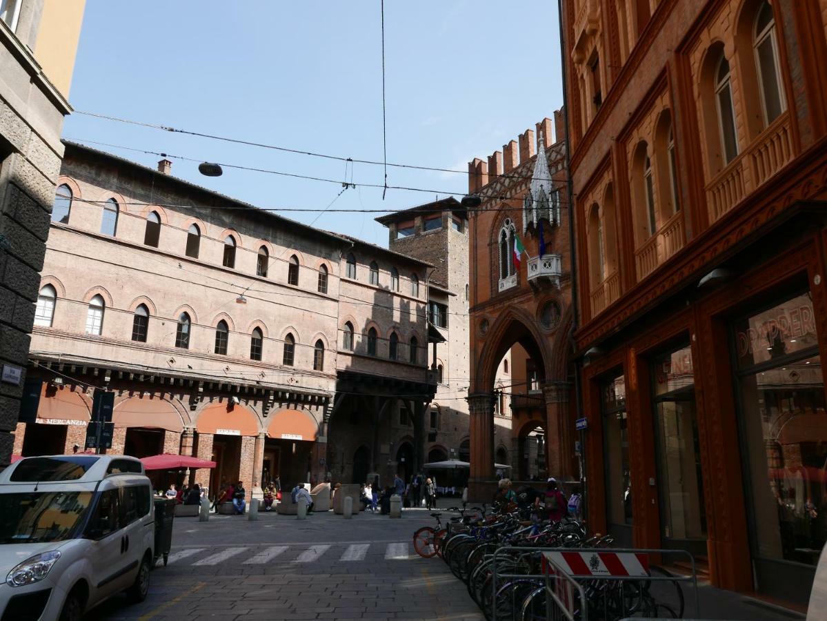 Travel Fiera Apartment Bologna Bagian luar foto